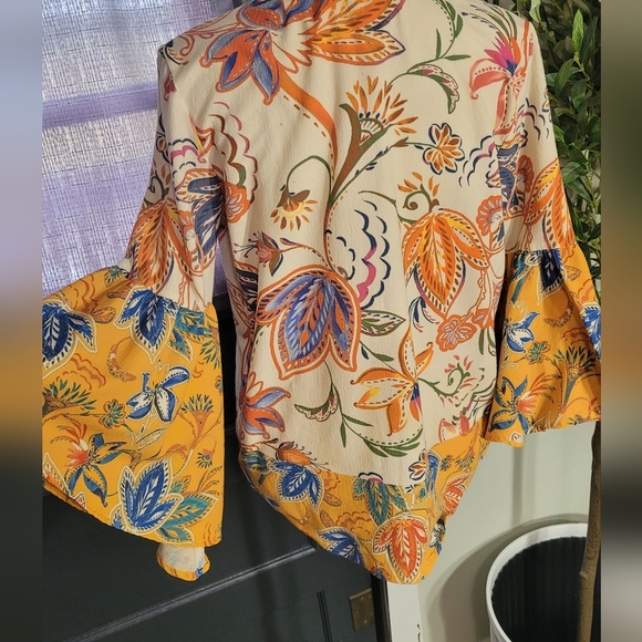 Flying Tomato Floral Top With Bell Sleeves. - Picture 3 of 3
